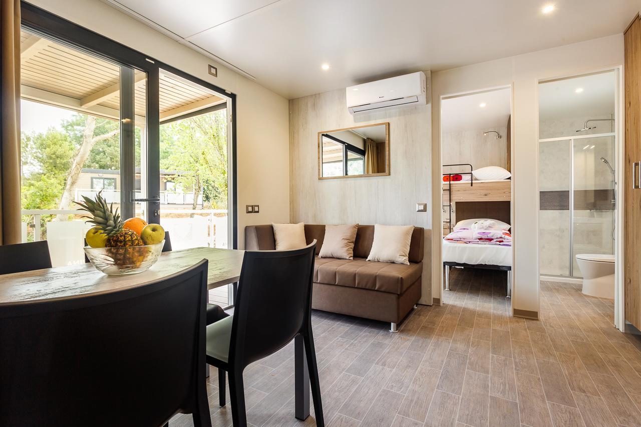 Mobile Homes Camping Santa Marina, Lanterna Tar-Vabriga Екстер'єр фото Interior of a mobile home