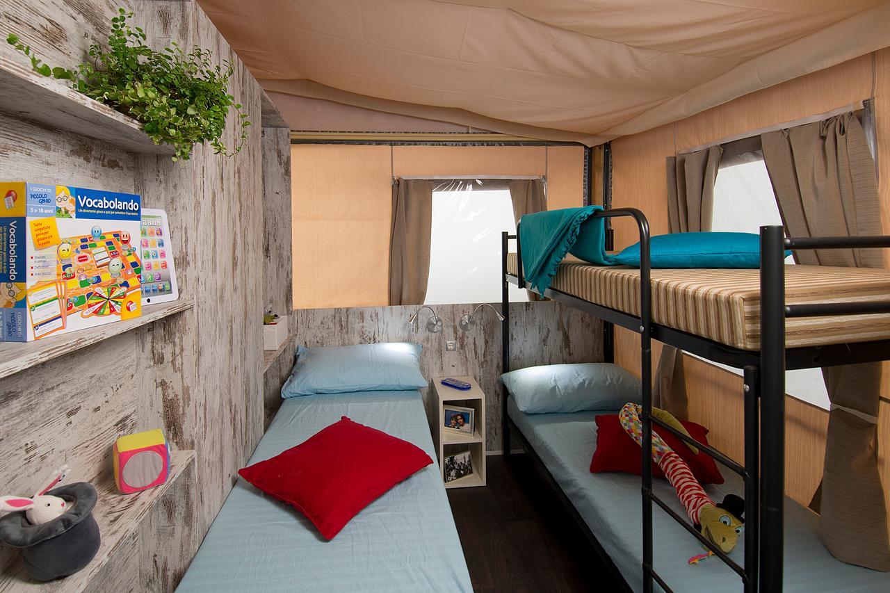 Mobile Homes Camping Santa Marina, Lanterna Tar-Vabriga Екстер'єр фото Interior of a mobile home