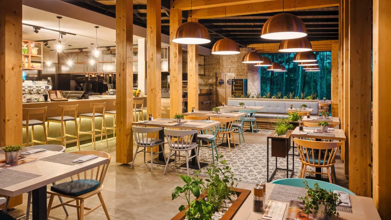 Mobile Homes Camping Santa Marina, Lanterna Tar-Vabriga Екстер'єр фото Restaurant interior